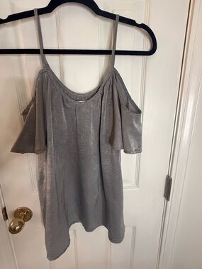 Cold-Shoulder Satin blouse - Gray